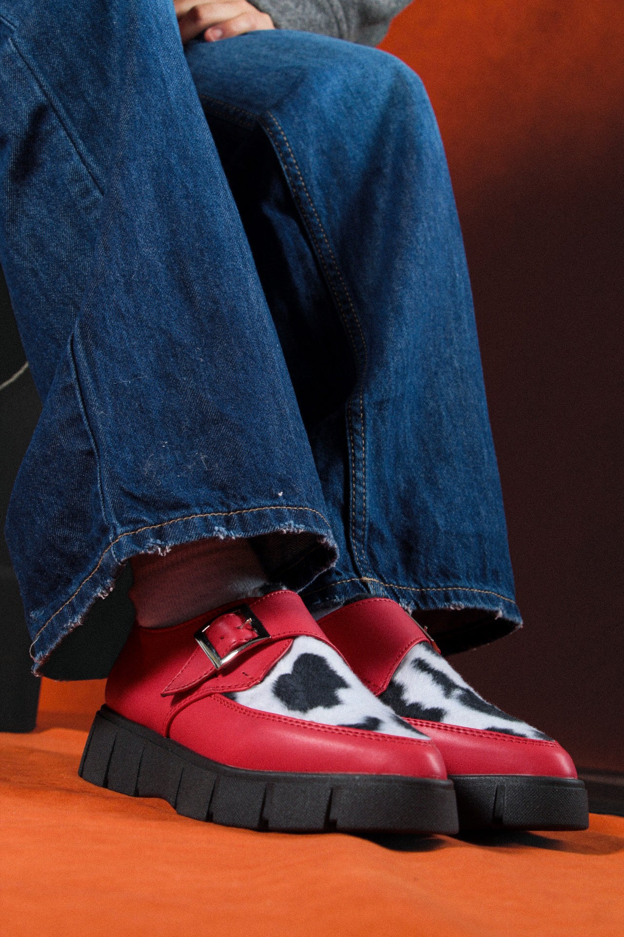 Creeper Rojo Estampado Vaquita Hebilla